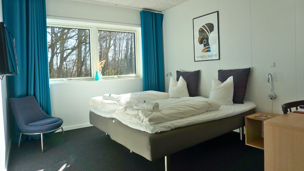 Dobbeltværelse med samlede senge på Severin Kursuscenter og Hotel i Middelfart på Fyn