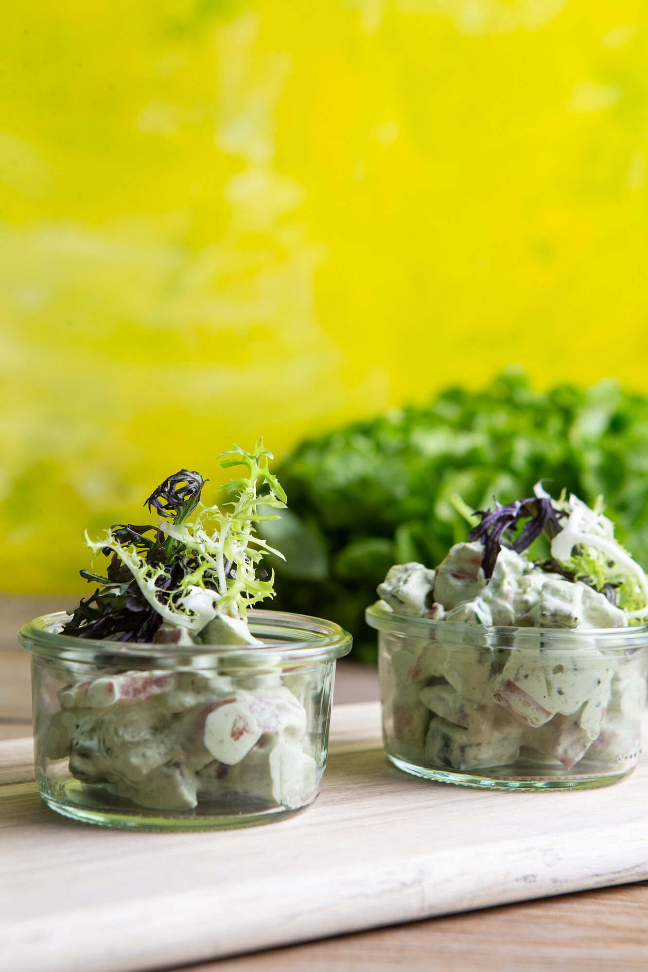 Avokadosalat med basilikumscreme - Severins opskrifter på kager, salater og retter